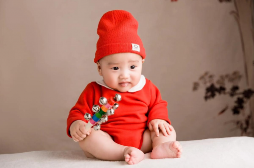 黑河宝宝几个月戴银手镯好